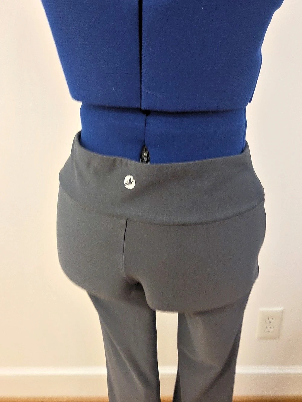 Aerie Fit Workout Pant Gray Straight-Leg Pant - Picture 5 of 6